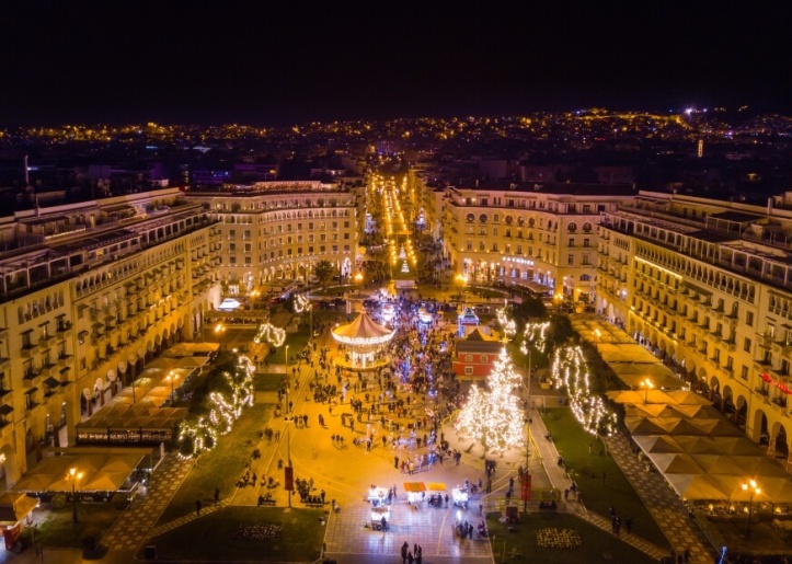 Christmas Makret in Aristotelous square, panoramic view
